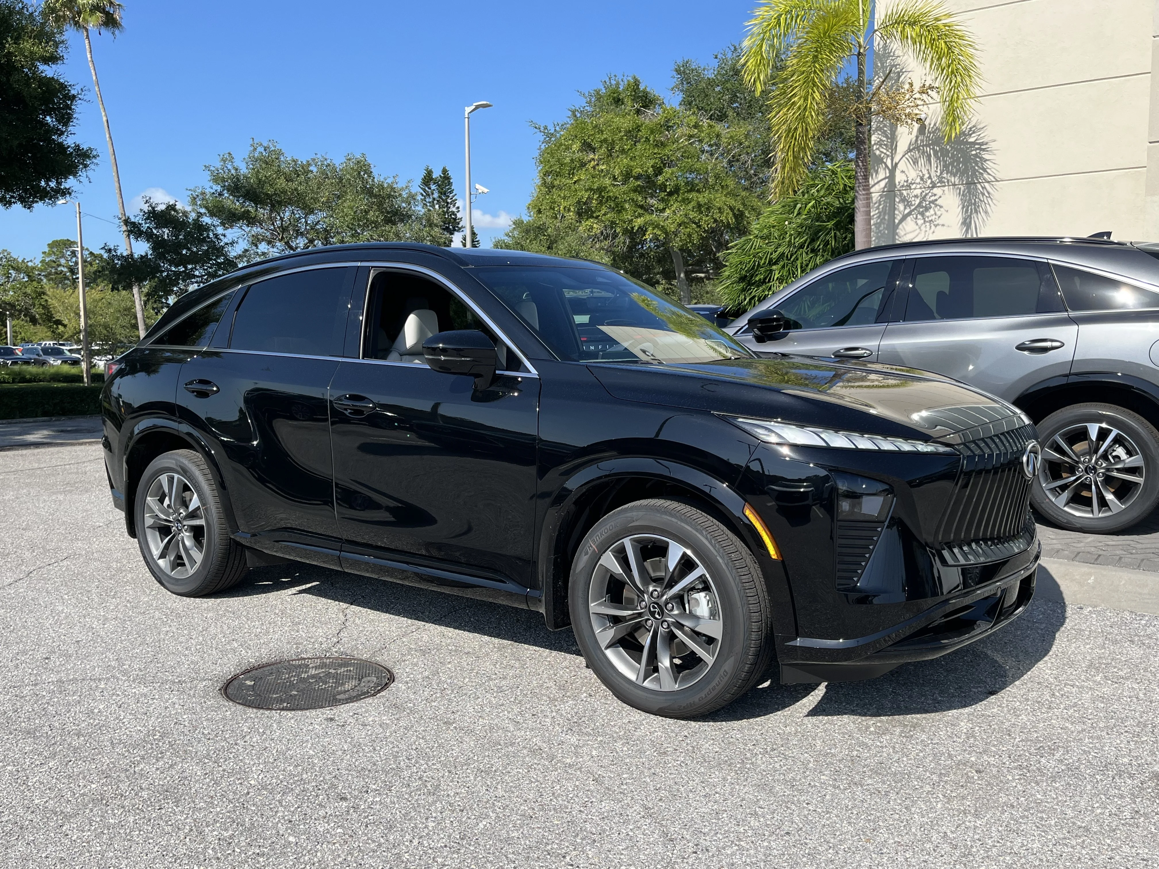 New 2027 Black Obsidian INFINITI LUXE image 7