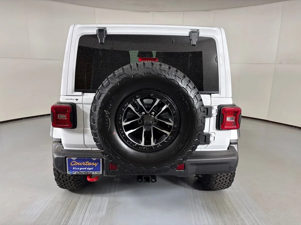 New 2027 White Jeep Rubicon X image 7
