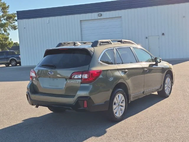 Used 2019 Green Subaru 2.5i Premium image 3