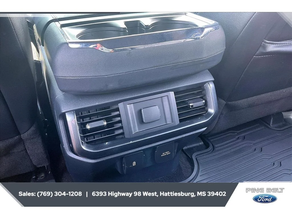 Used 2022 Rapid Red Metallic Tinted Clearcoat Ford XLT image 24