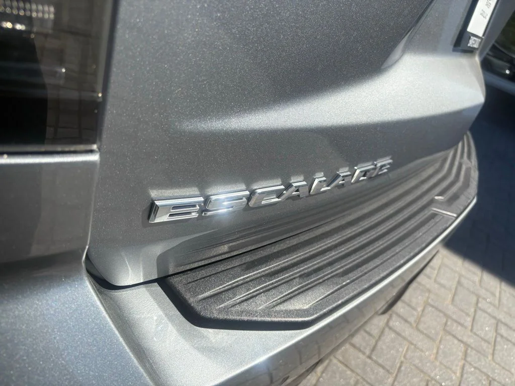Used 2025 Silver Cadillac Sport Platinum image 9