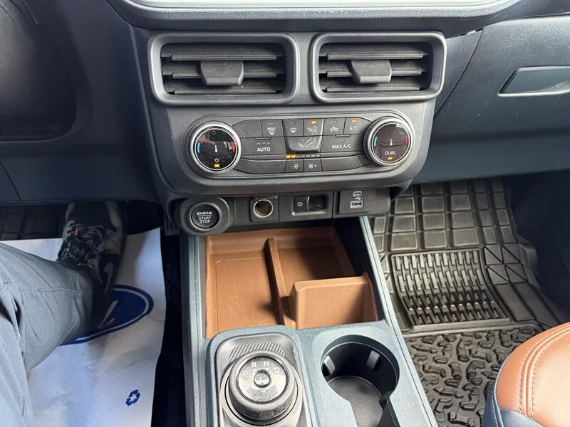 Used 2022 Black Ford Lariat image 10