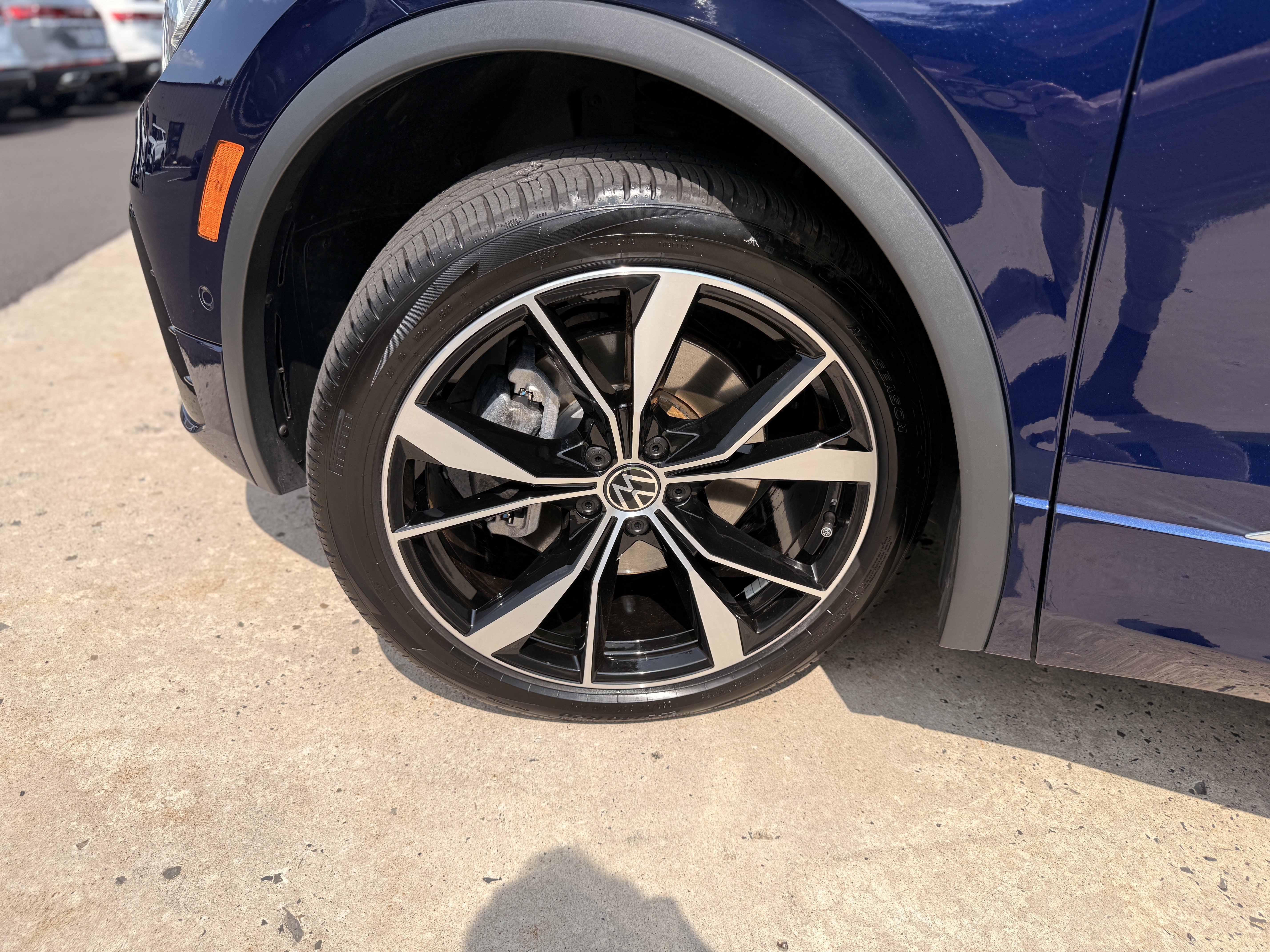 Used 2024 Blue Volkswagen SEL R-Line image 23