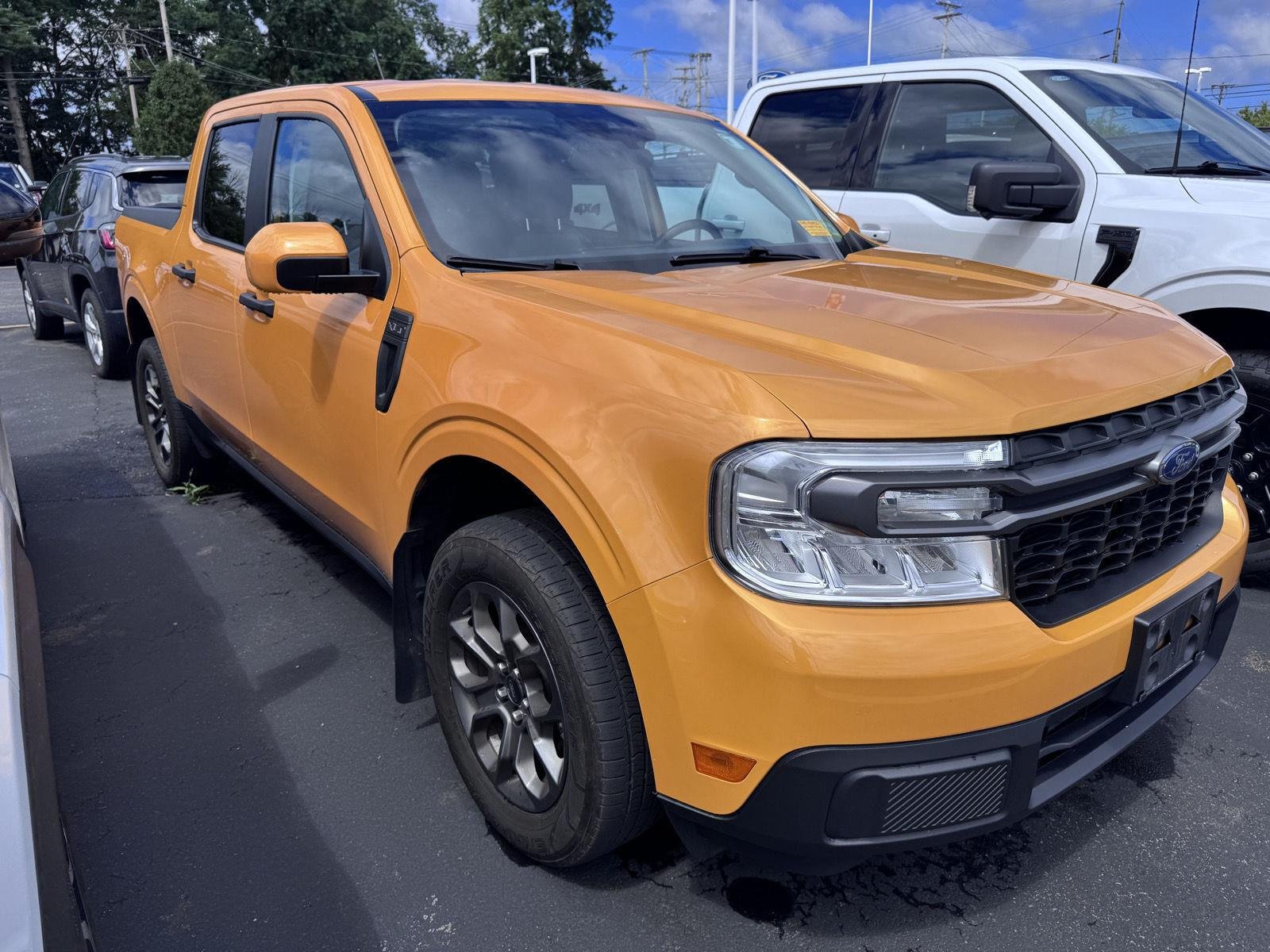 Used 2023 Cyber Orange Metallic Tri-Coat Ford XLT image 3