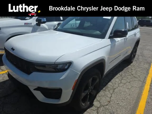 Used 2023 Bright White Clearcoat Jeep Limited image 1