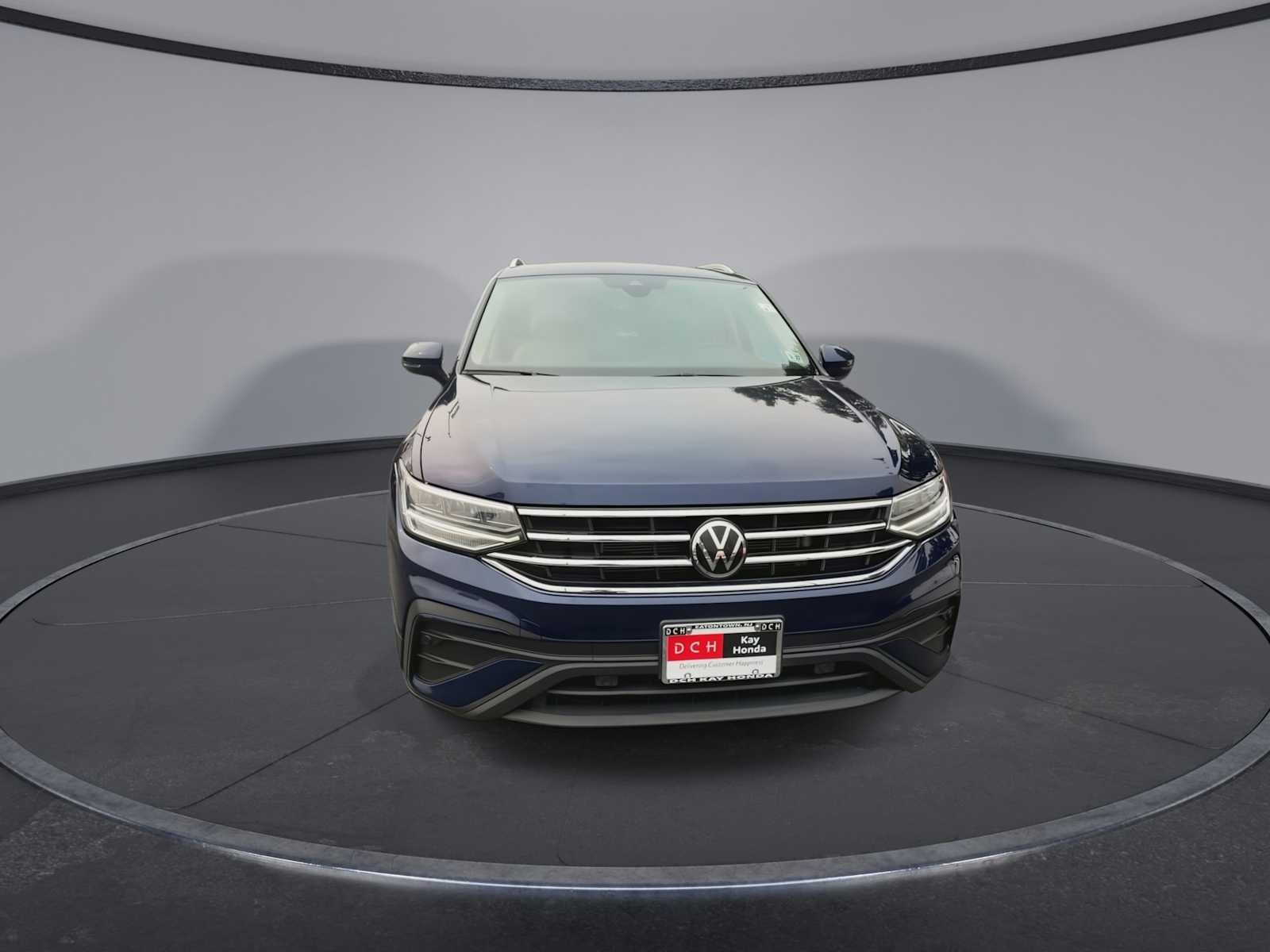 Used 2022 Atlantic Blue Metallic Volkswagen SE image 3