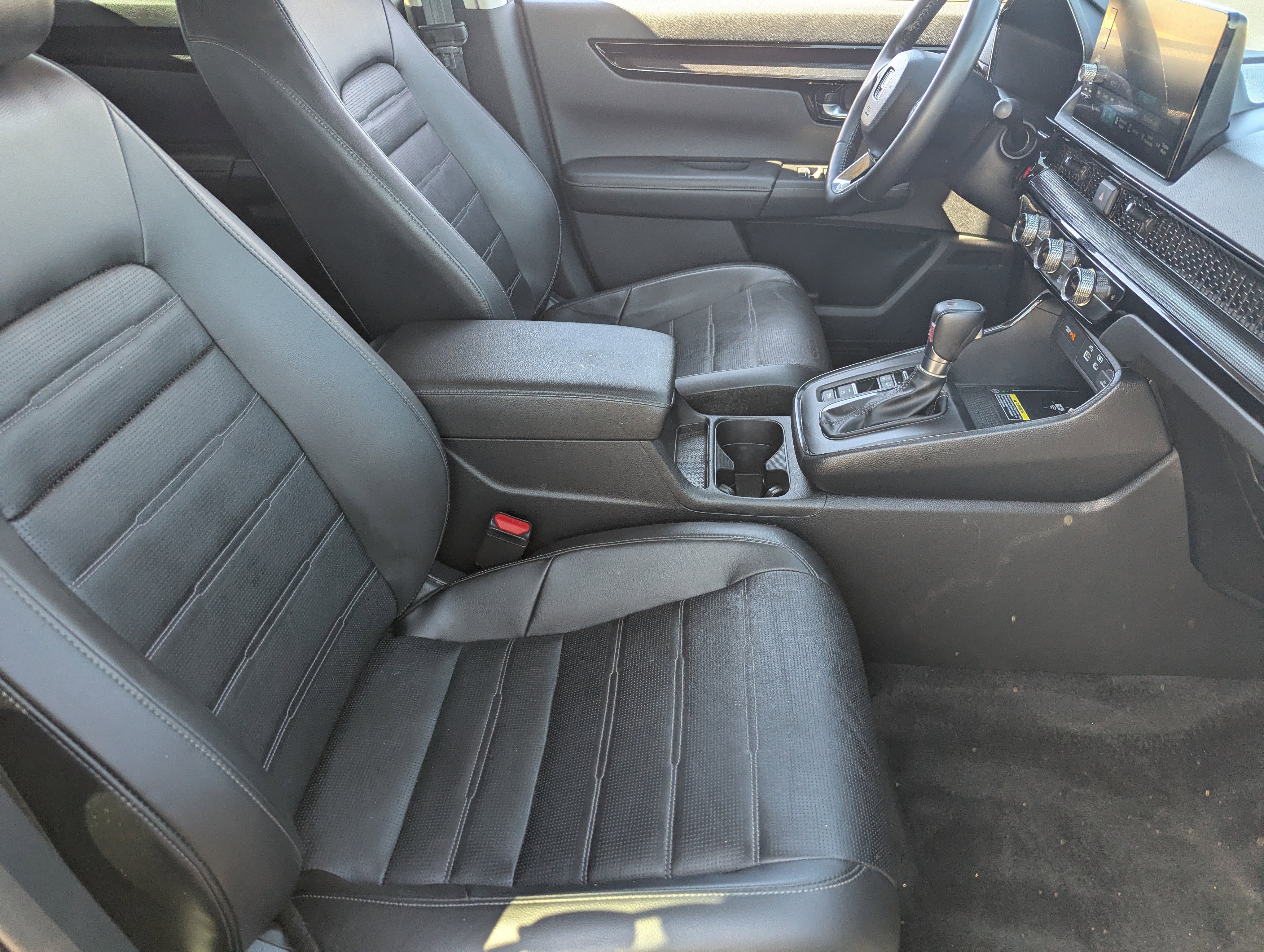 Used 2025 Solar Silver Metallic Honda EX-L image 11