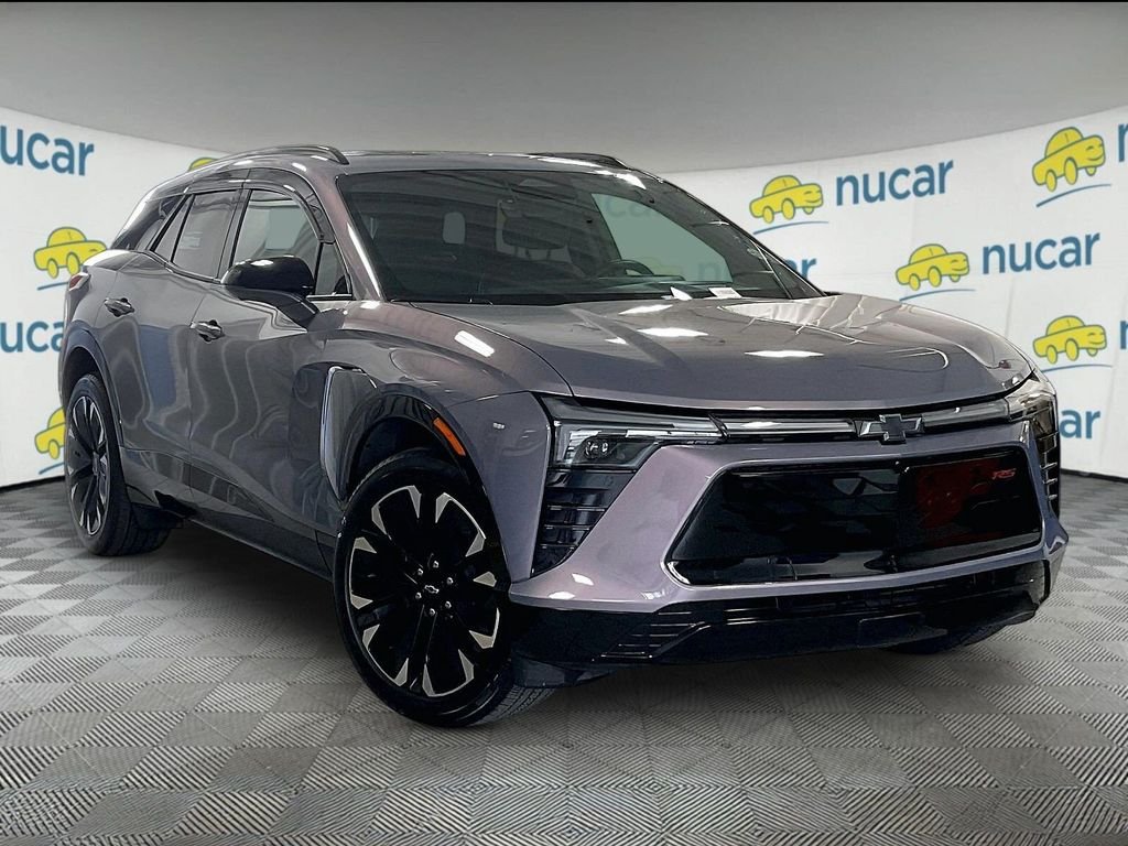 Used 2025 Gray Chevrolet RS image 1
