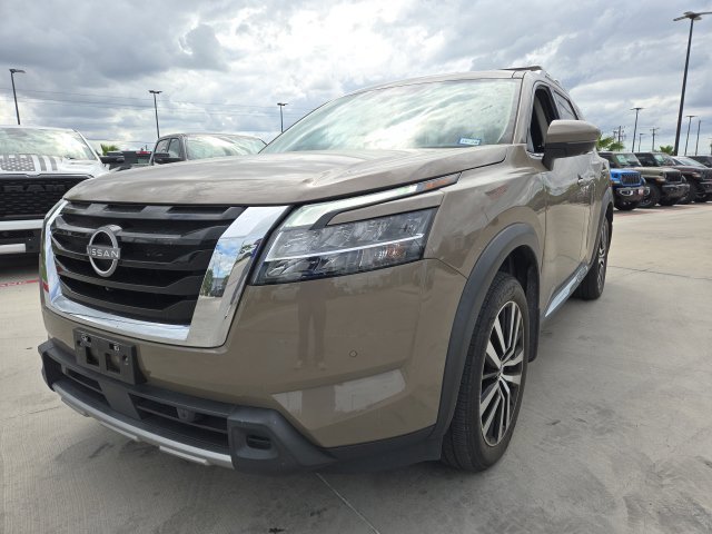 Used 2024 Beige Nissan Platinum image 3