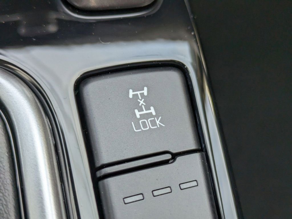New 2024 Snow White Pearl Kia SX image 29