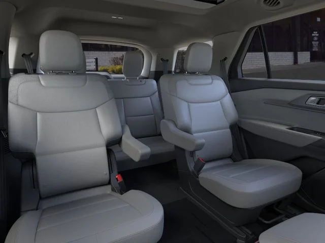New 2026 Star White Metallic Tri-Coat Ford Active image 11