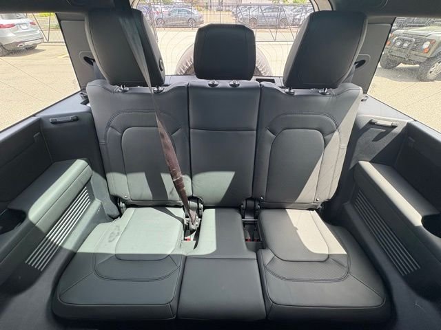 Certified Used 2023 Silver Land Rover X-Dynamic SE image 46