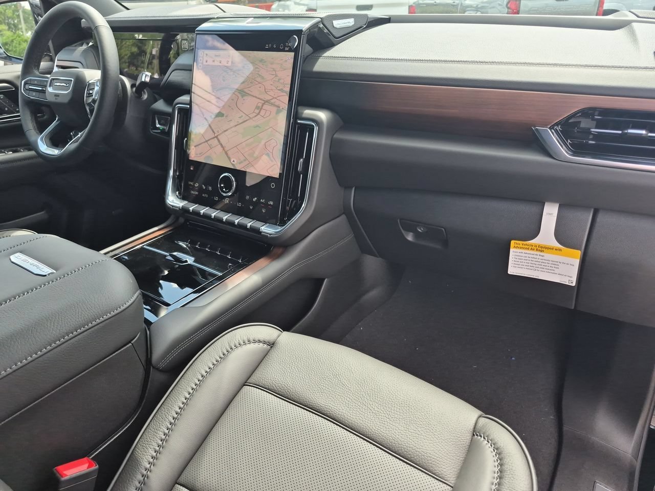 2026 GMC Yukon Denali - Photo 28