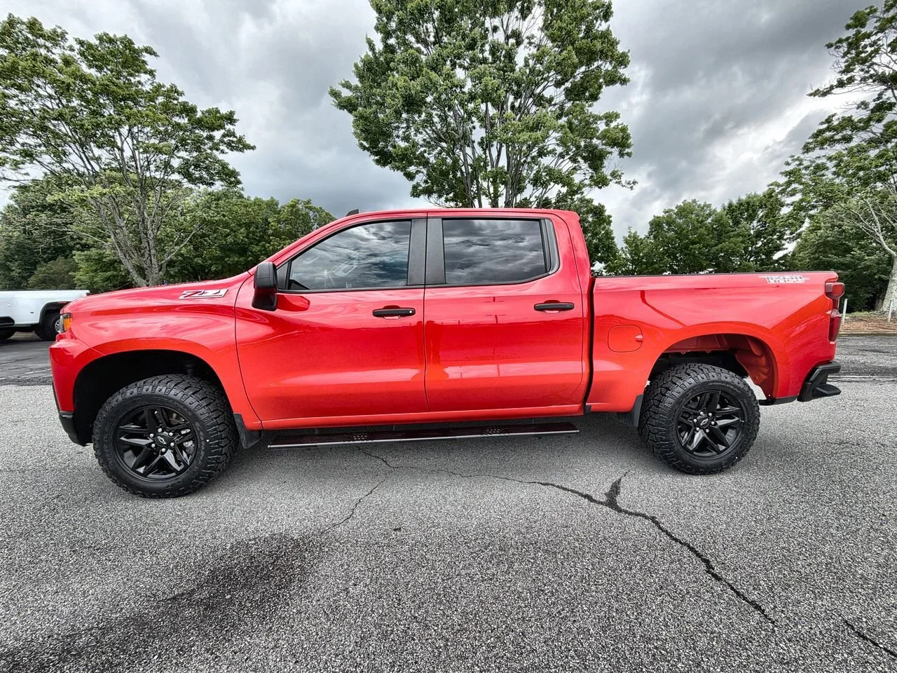 Used 2021 RED HOT Chevrolet Custom Trail Boss image 5
