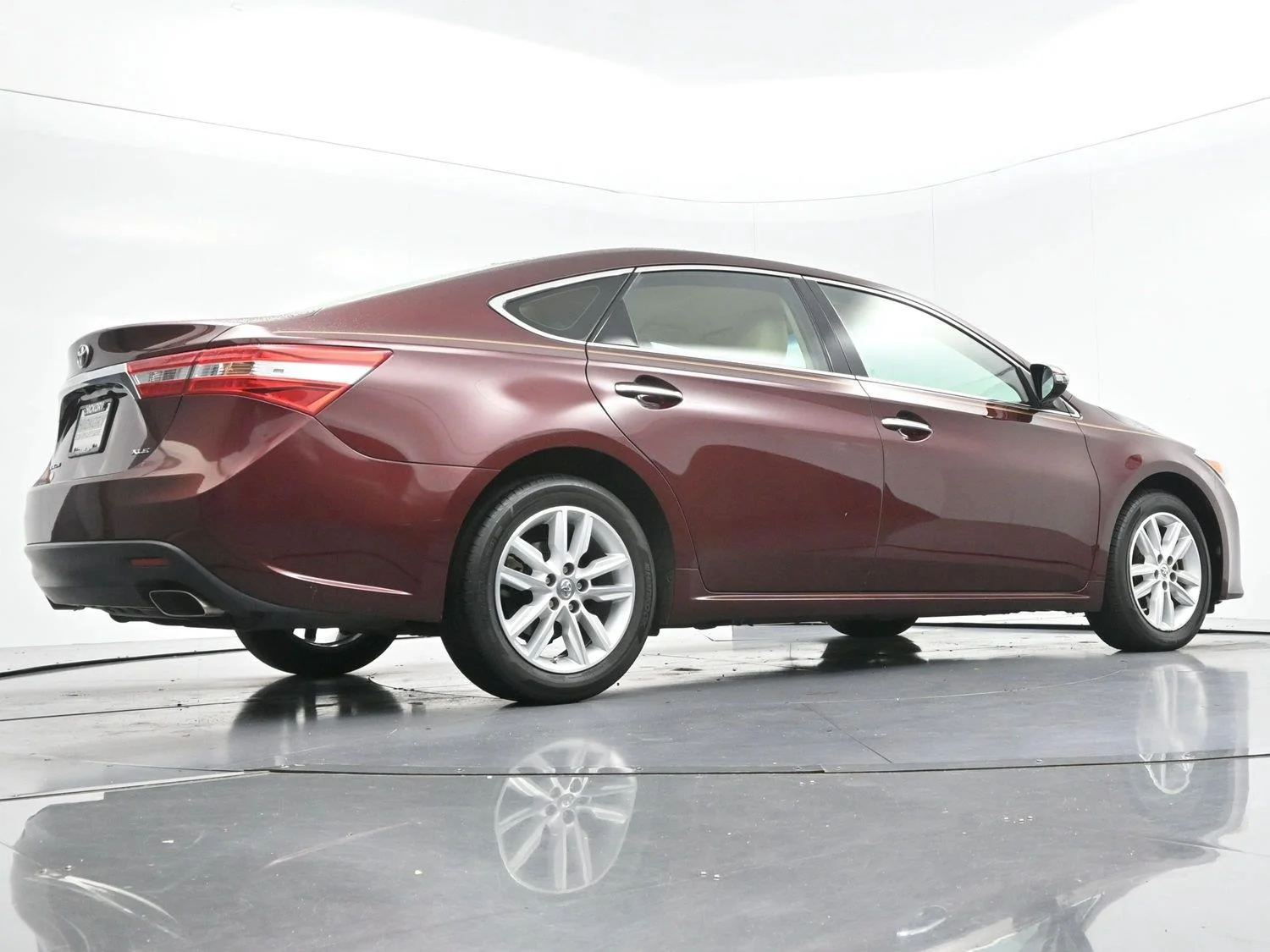 Used 2015 Ooh La La Rouge Mica Toyota XLE image 46