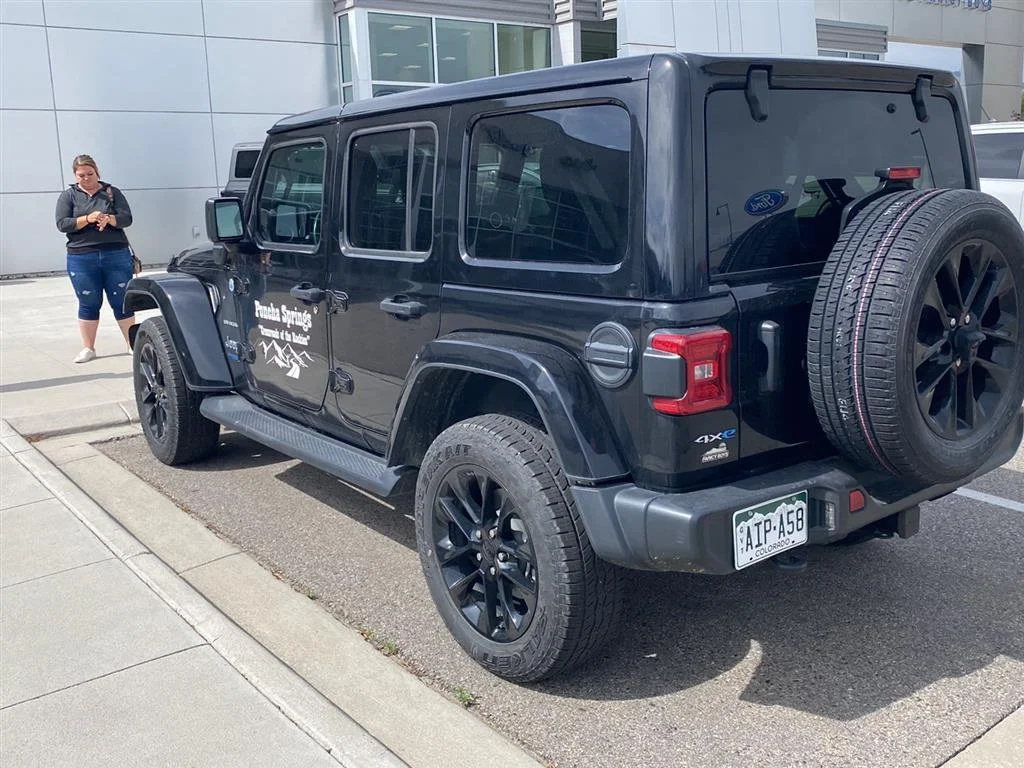 Used 2021 Black Clearcoat Jeep Unlimited Sahara image 4