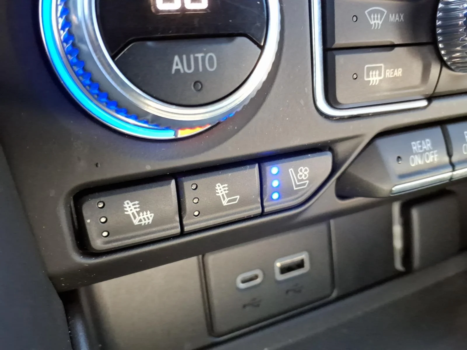 Used 2021 Dark Sky Metallic GMC AT4 image 5