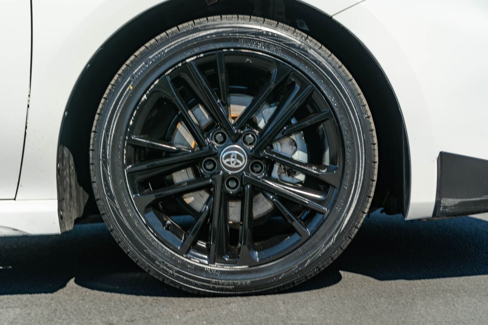 Certified Used 2025 Ice Toyota SE image 15