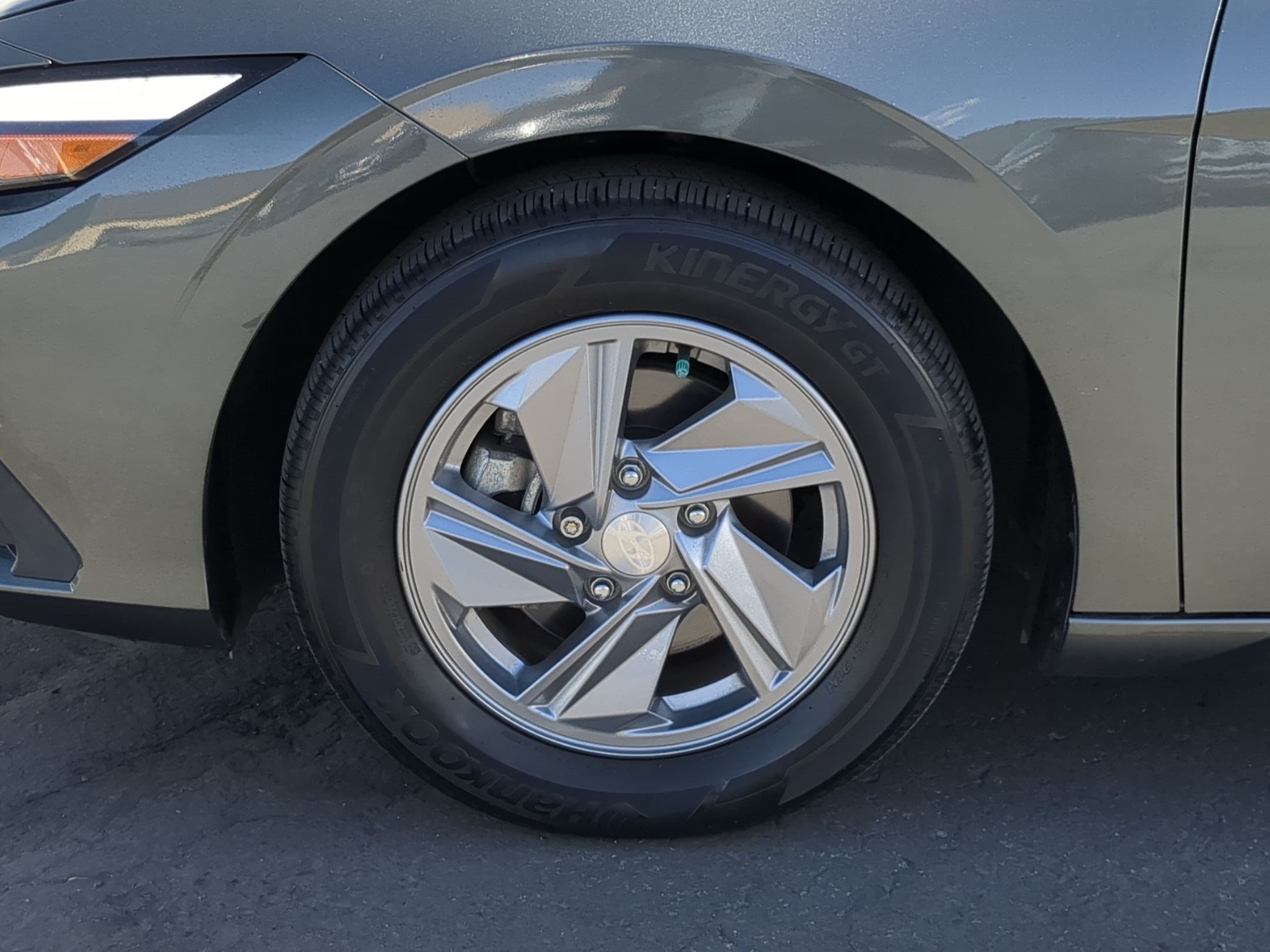 2024 Hyundai Elantra SE - Photo 11