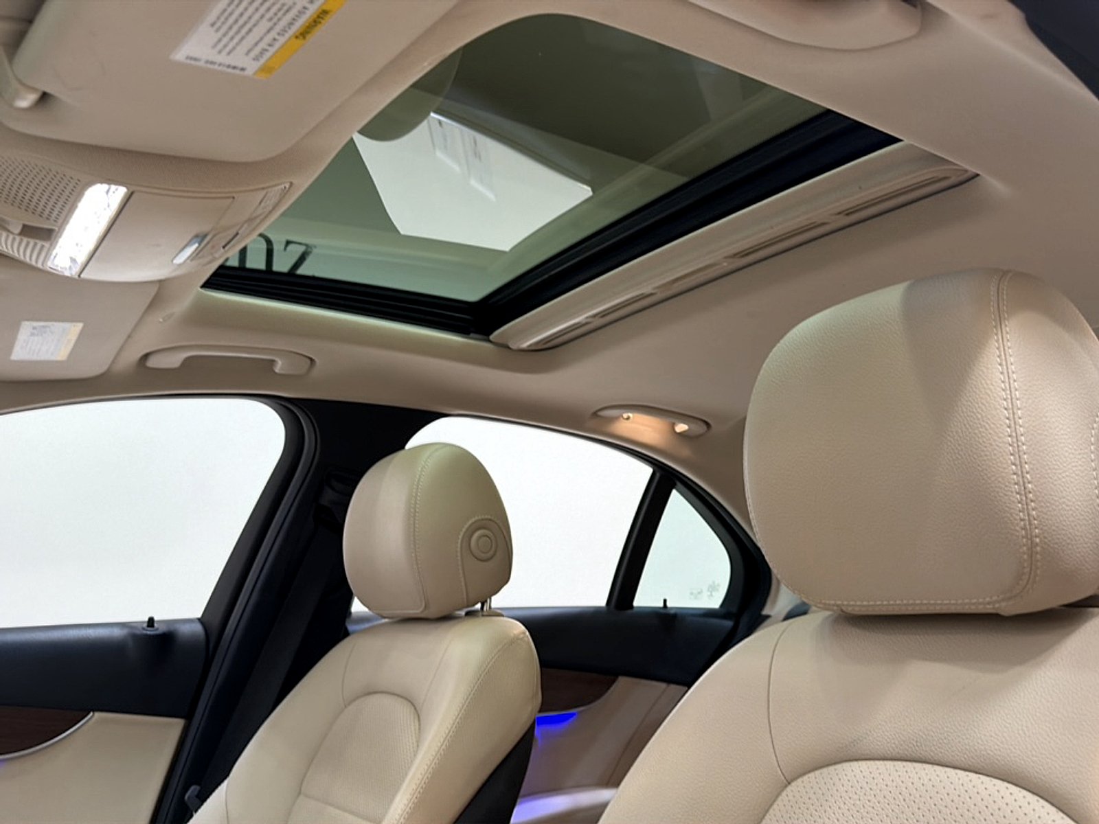 Used 2021 Lunar Blue Metallic Mercedes-Benz 4MATIC® Sedan image 10