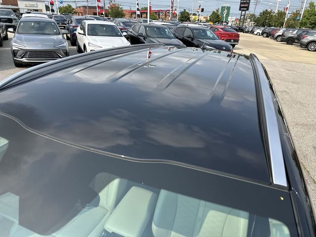 Used 2025 Black Kia EX image 33