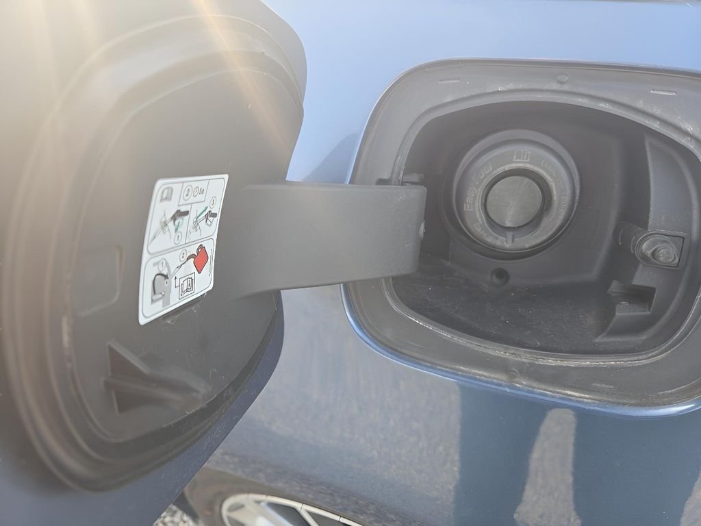 Used 2019 Blue Diamond Metallic Lincoln Standard image 32