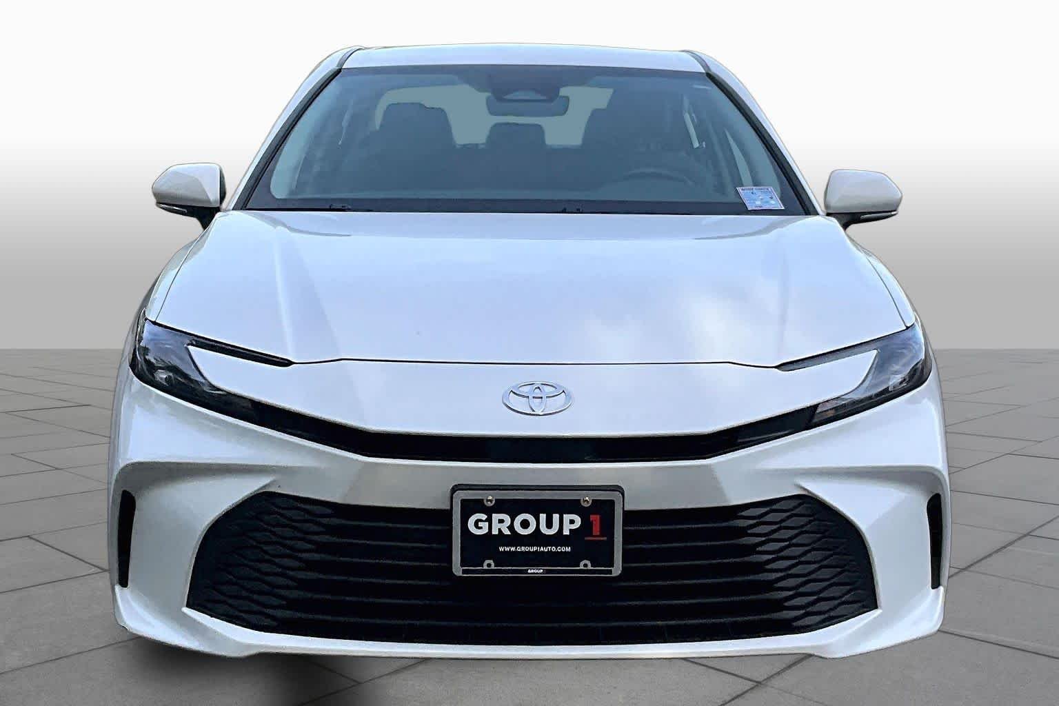 Used 2025 Ice Cap Toyota LE image 4