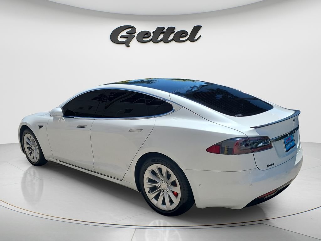 Used 2019  Tesla Performance image 7