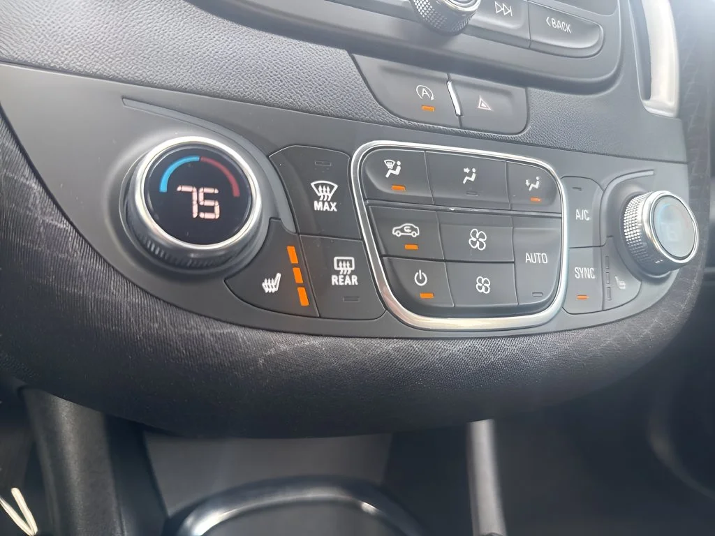 Used 2024 White Chevrolet LT image 22