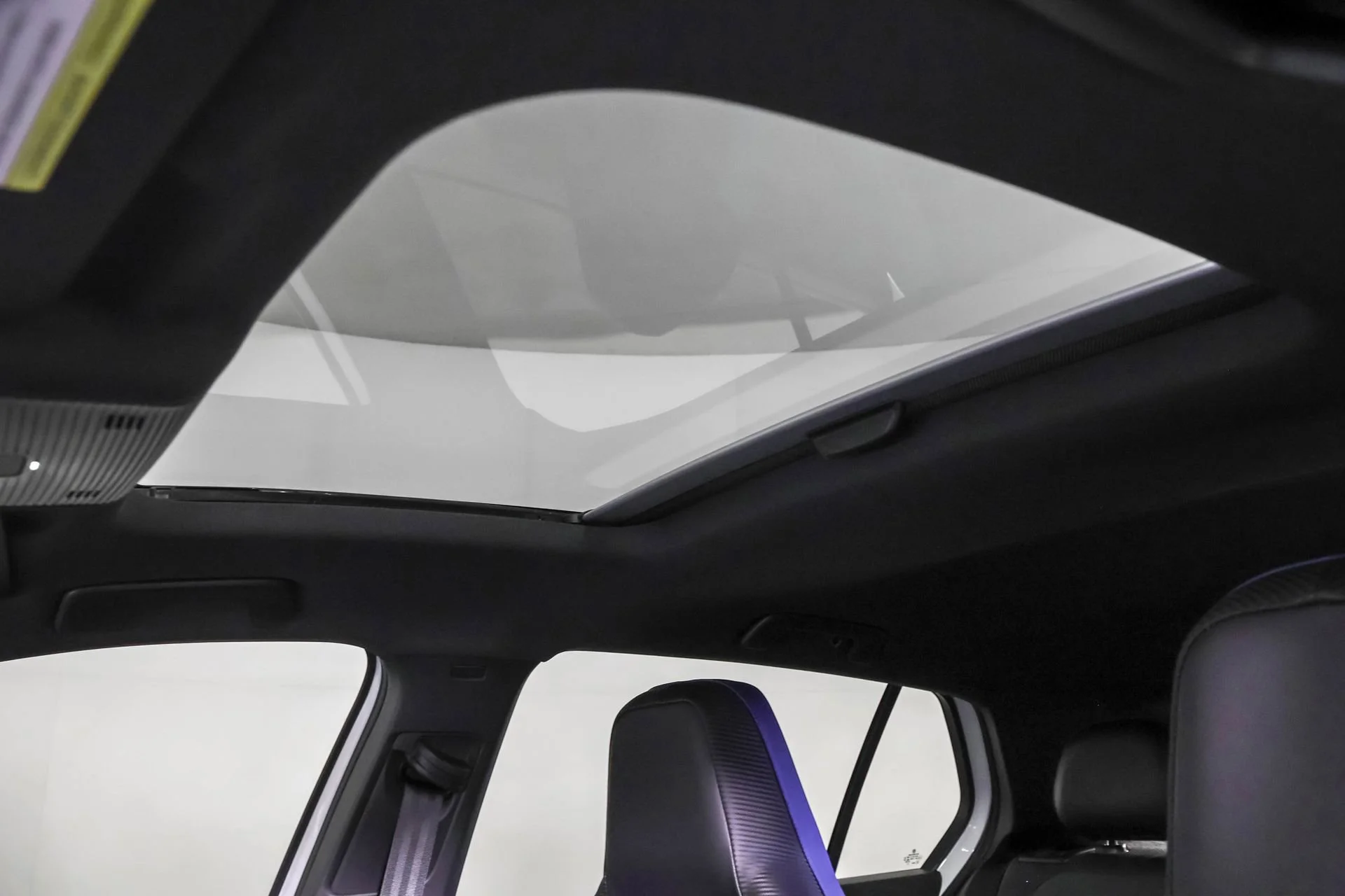 Used 2022 White Volkswagen NA image 32