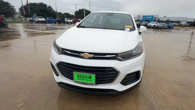 Used 2018 SUMMIT WHITE Chevrolet LS image 3