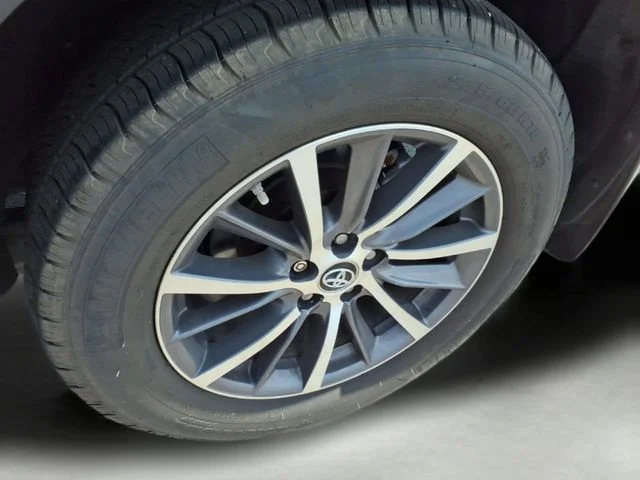 2019 Toyota Highlander XLE - Photo 8