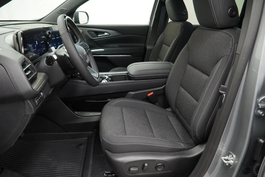 New 2027 Sterling Gray Metallic Chevrolet LT image 7
