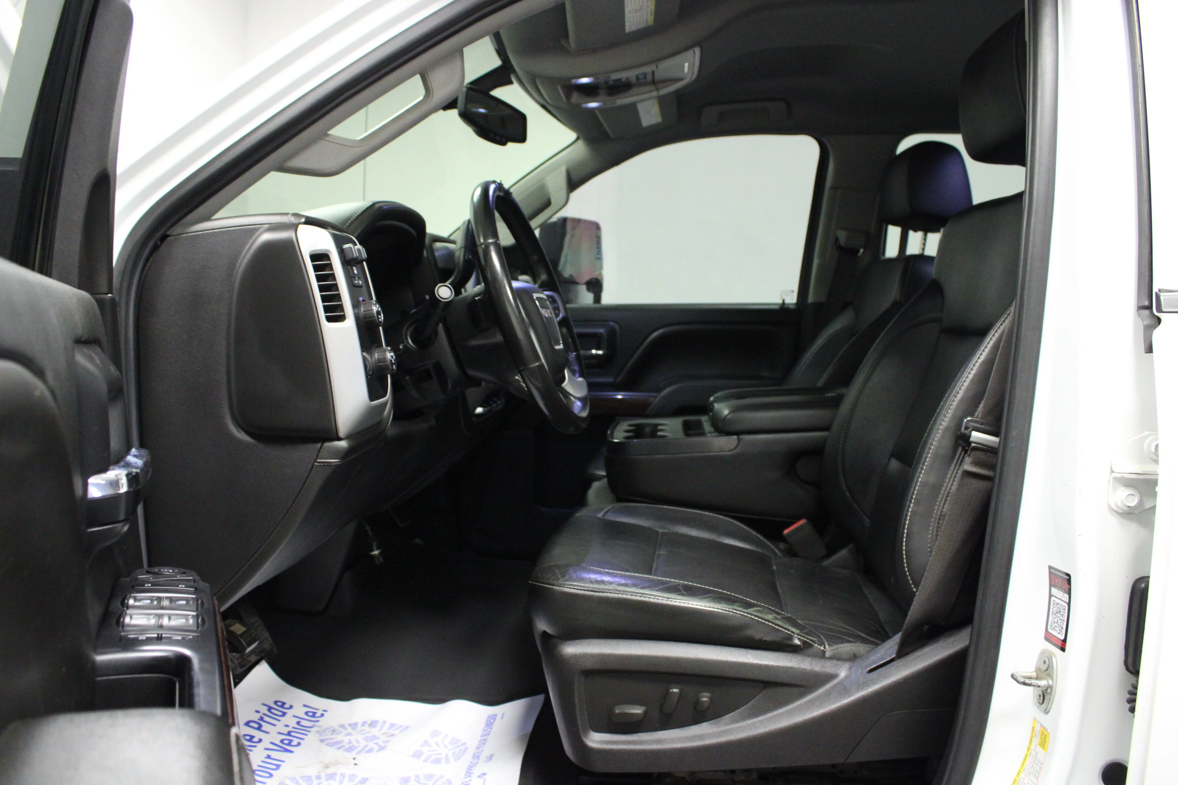 Used 2015 SUMMIT WHITE GMC SLE image 12