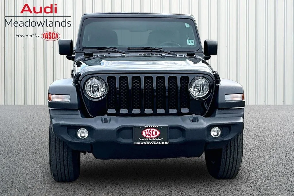 Used 2023 Black Jeep Sport S image 2