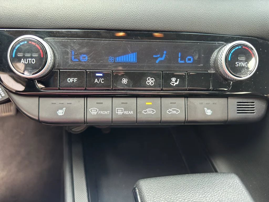 Used 2023 Fluid Metal Hyundai Blue image 22