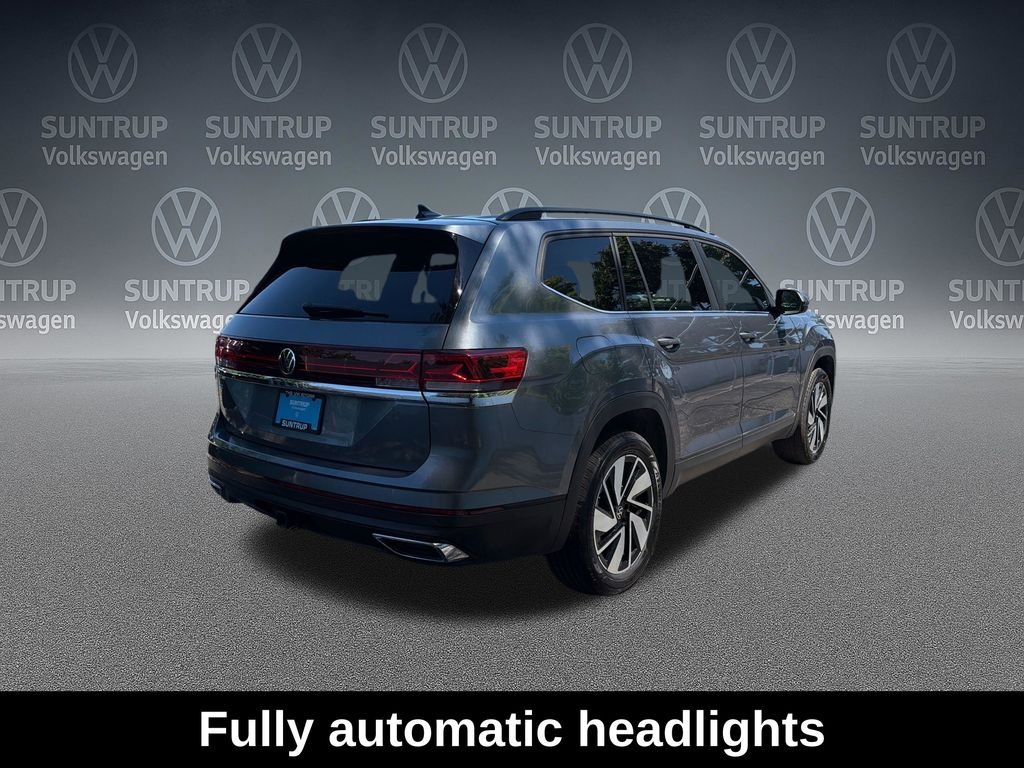 Used 2024 Gray Volkswagen 2.0T SE w/Technology image 18