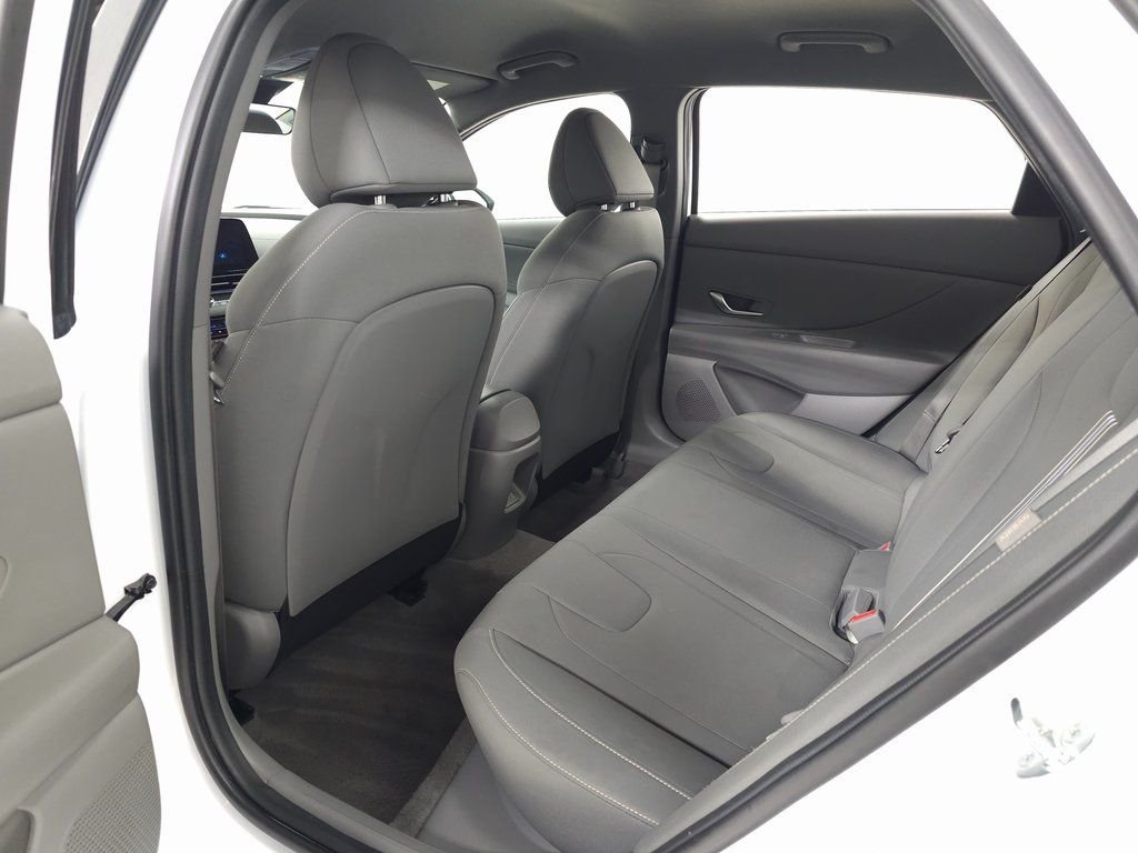 2024 Hyundai Elantra SEL - Photo 29