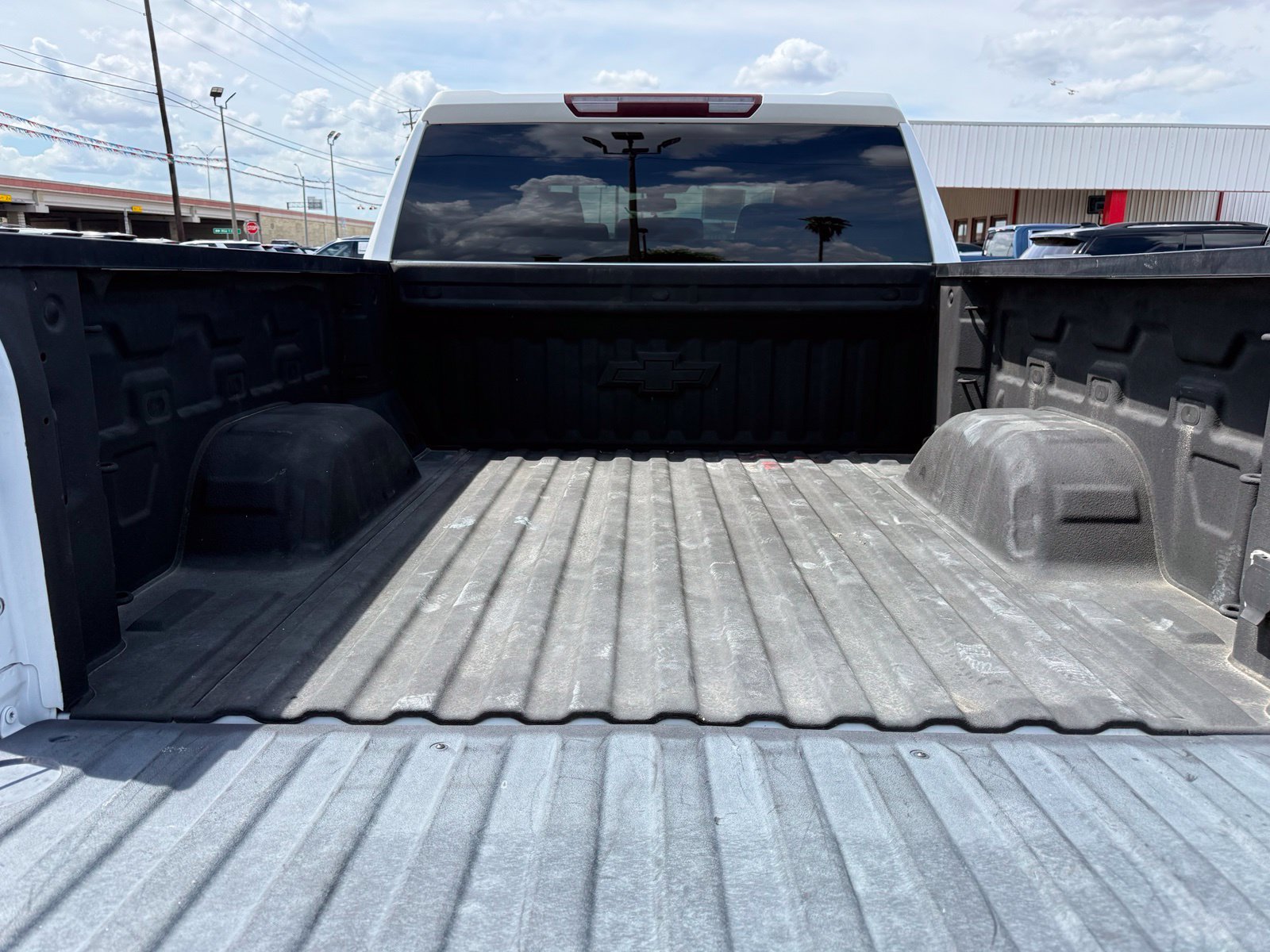 Used 2020 White Chevrolet Custom image 5