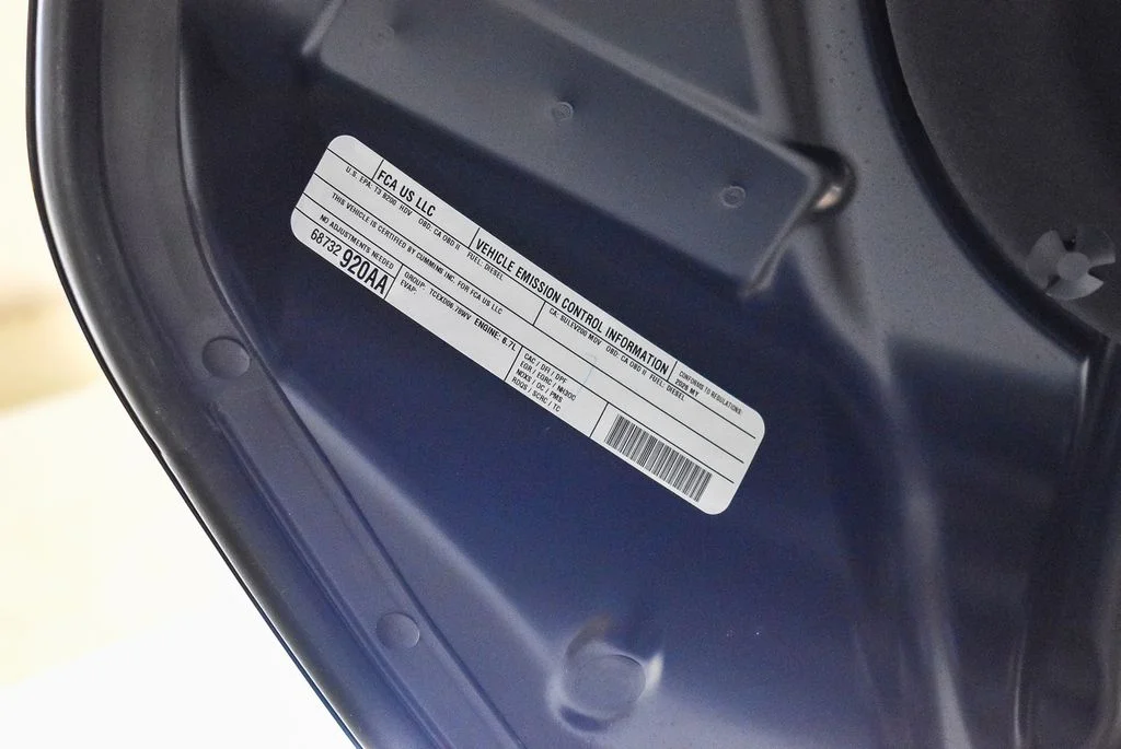 New 2026 Diamond Black Crystal Pearl-Coat Exterior Paint RAM Laramie image 27