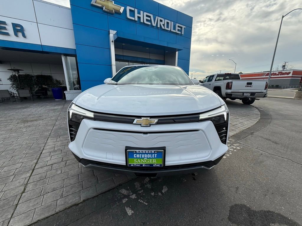 New 2026 Summit White Chevrolet LT image 2