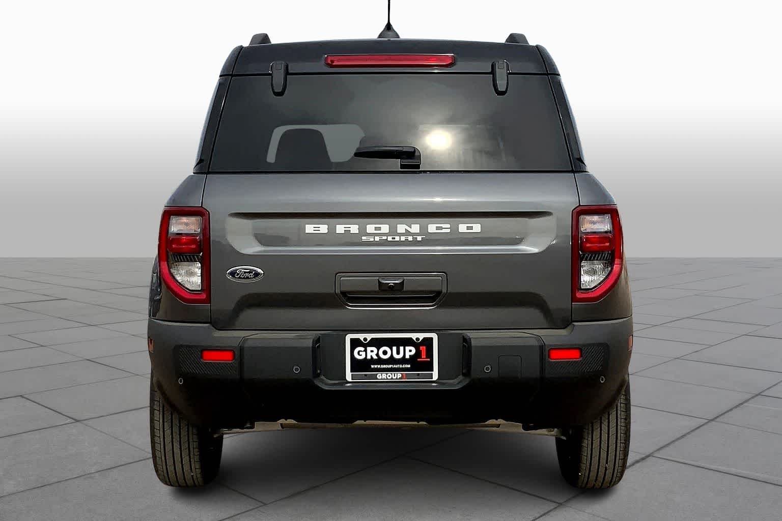 New 2025 Carbonized Gray Metallic Ford Outer Banks® image 4