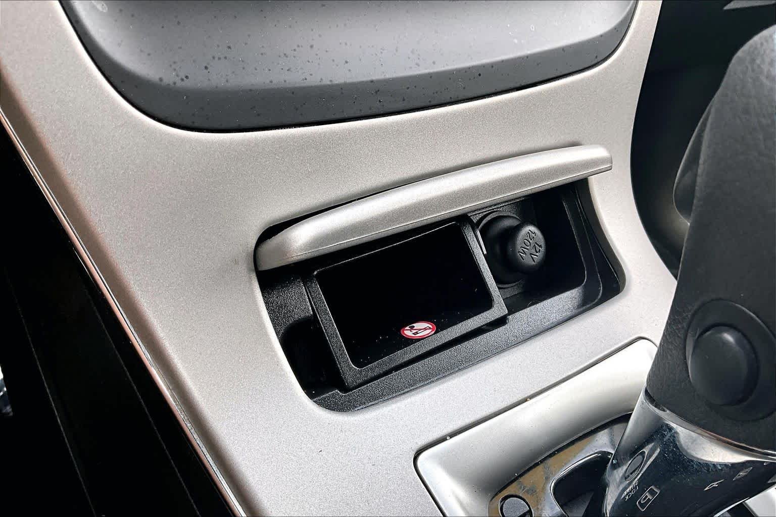 Used 2015 Brilliant Silver Nissan S image 34