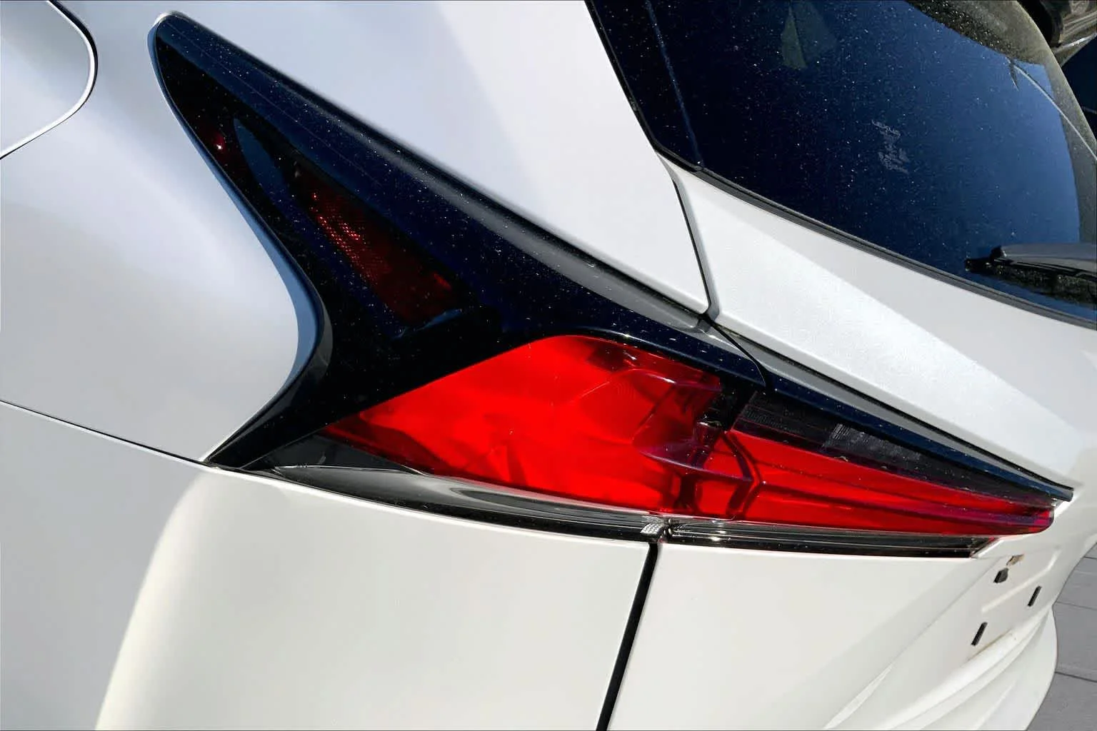 Used 2021 Eminent White Pearl Lexus  image 29
