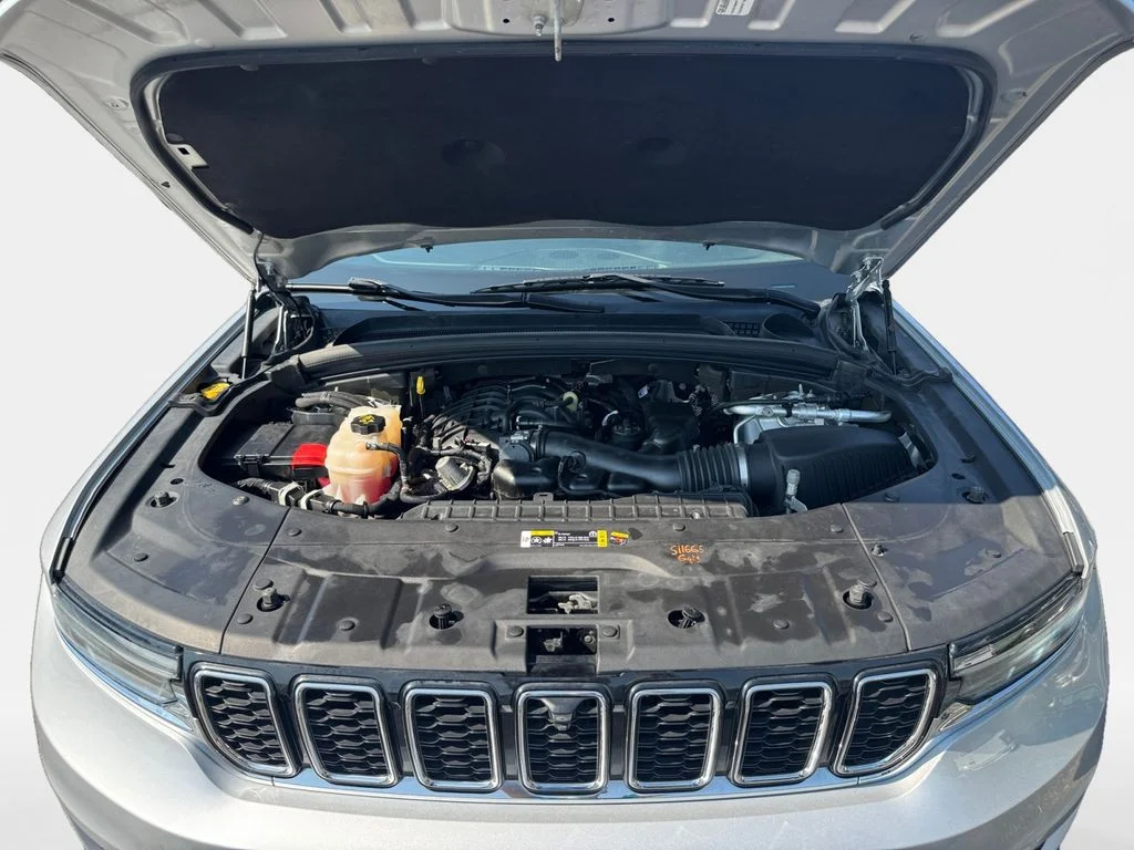 Used 2021 Silver Zynith Jeep Limited image 24