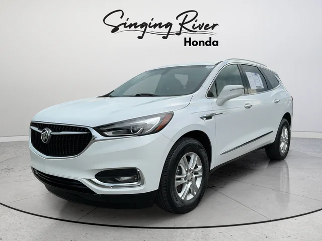 Used 2018 White Buick Essence image 3