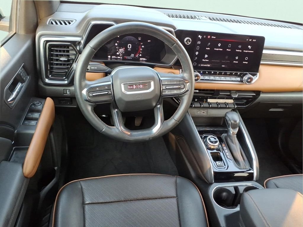 Used 2023 White GMC AT4 image 17