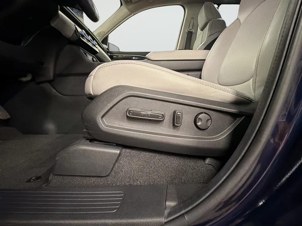 Used 2025 Blue Honda Touring image 17