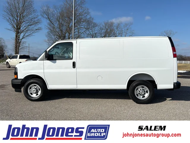 2025 Chevrolet Express 2500 Work Van HD's photo