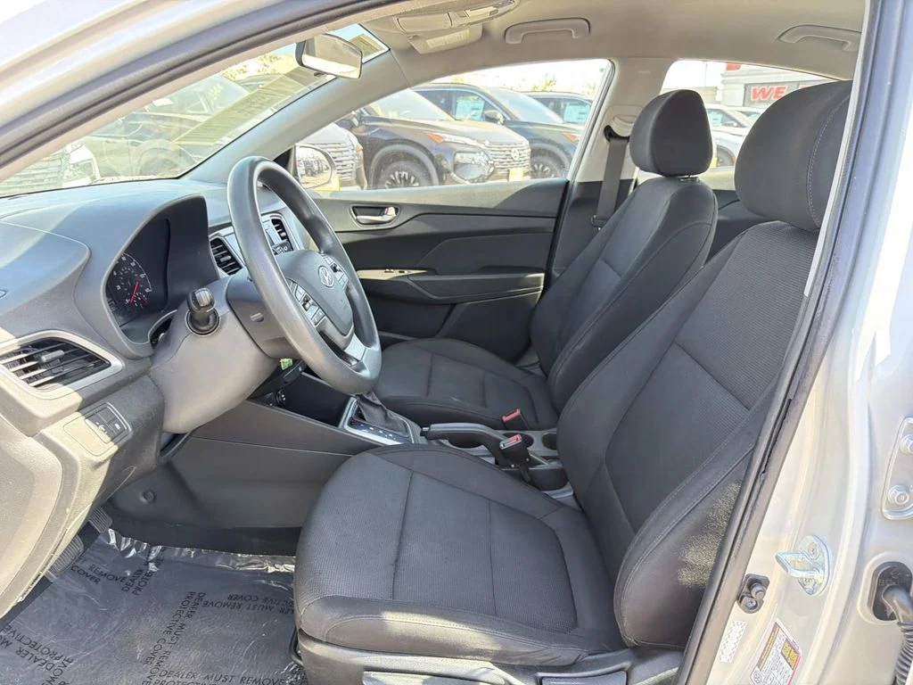Used 2020 Olympus Silver Hyundai SE image 19